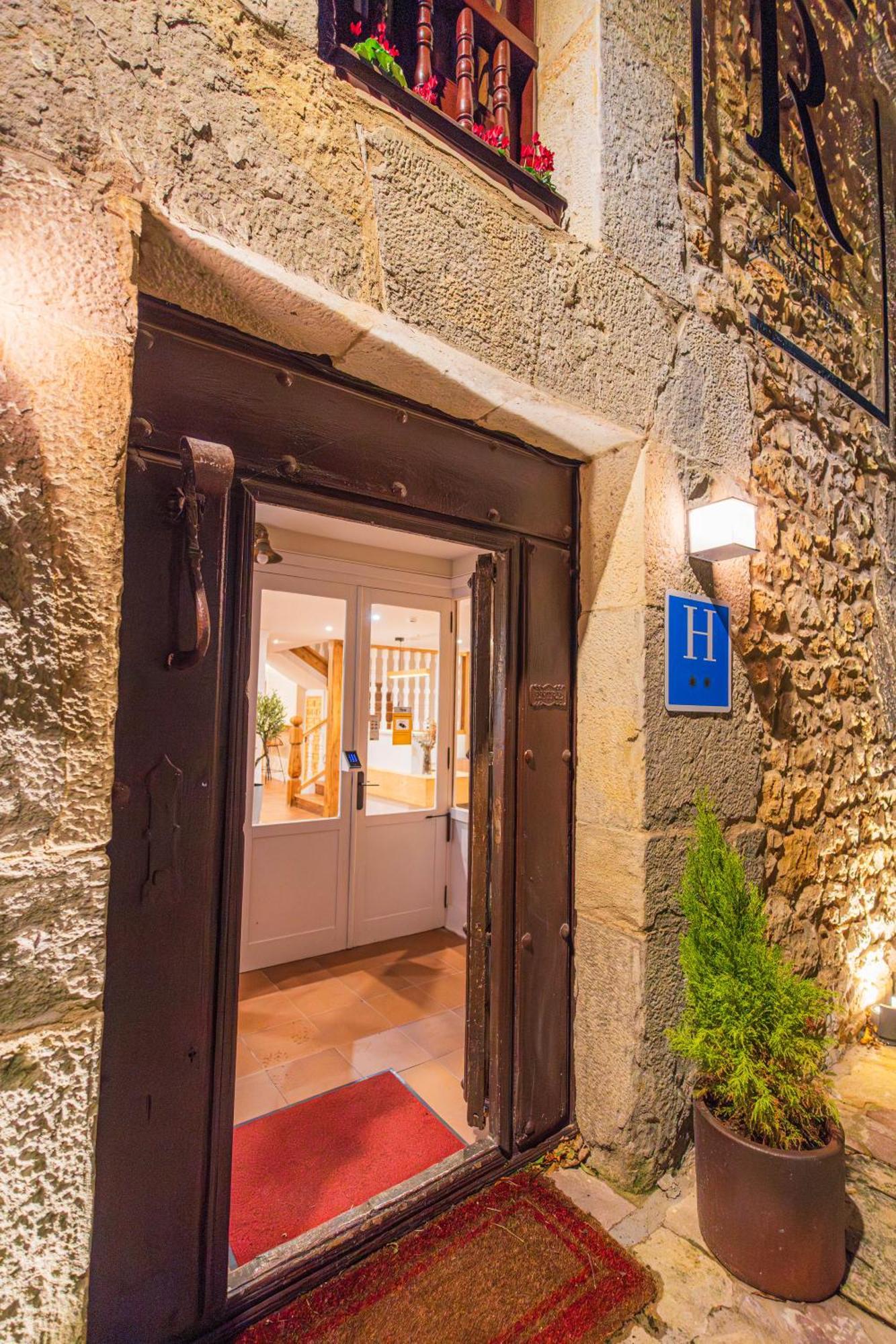 Hotel R Santillana Сантильяна-дель-Мар Экстерьер фото